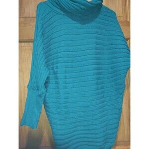 a.n.a xl womans scoup tutle neck long shirt green color